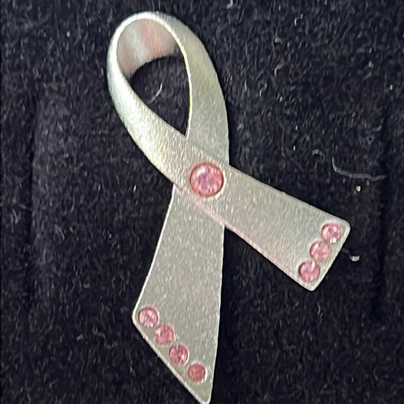 Breast cancer awareness pin.. silver tone new in box - Picture 3 of 5